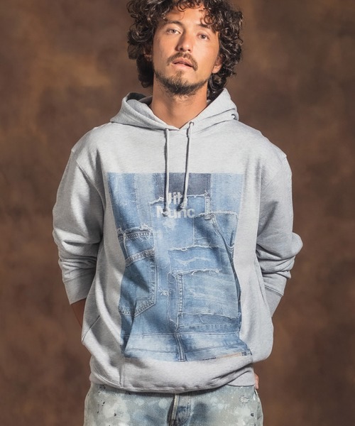 Jih Nunc(ジーヌンク)の「mpa2398-プリントプルパーカー -Logo×Denim-(パーカー・メンズ・グレー/ホワイト・M/L)」の2枚目の写真