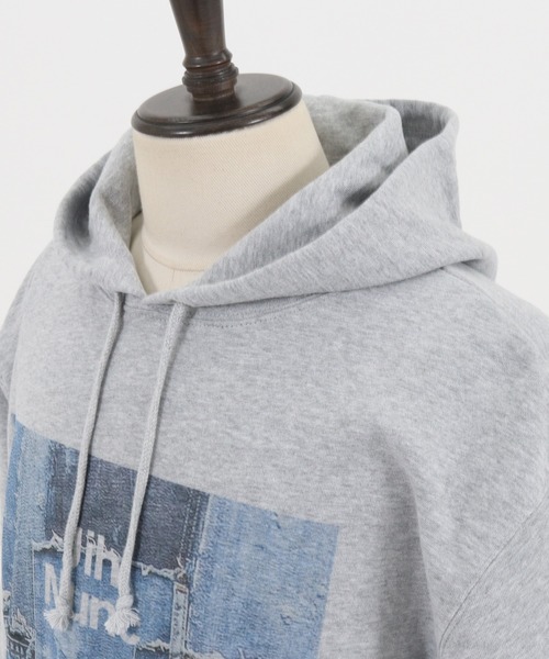 Jih Nunc(ジーヌンク)の「mpa2398-プリントプルパーカー -Logo×Denim-(パーカー・メンズ・グレー/ホワイト・M/L)」の11枚目の写真