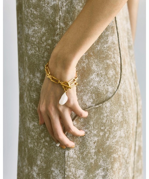 TODAYFUL(トゥデイフル)の「チェーンパールブレスレット(ブレスレット・レディース・ゴールド・FREE)」の8枚目の写真