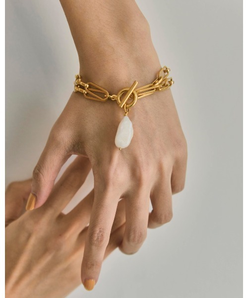 TODAYFUL(トゥデイフル)の「チェーンパールブレスレット(ブレスレット・レディース・ゴールド・FREE)」の4枚目の写真