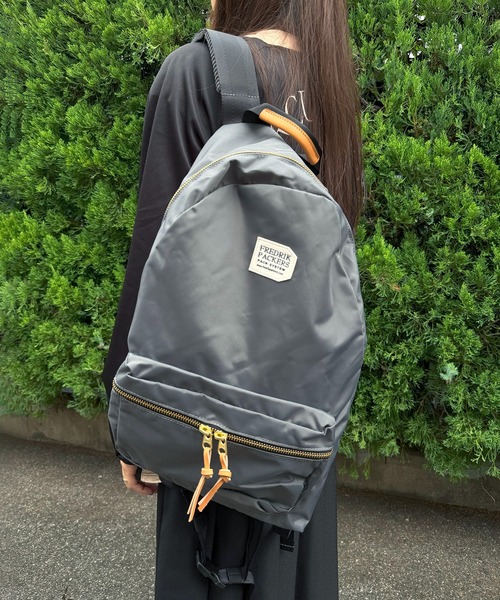 FREDRIK PACKERS（フレドリックパッカーズ）の「【FREDRIK PACKERS】420D DAYPACK デイパック バックパック リュックサック フレドリックパッカーズ（バックパック/リュック・レディース・ブラック/グレー/ネイビー/ベージュ/チャコールグレー・FREE）」の3枚目の写真