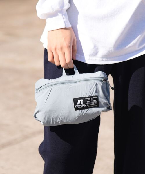 Russell Athletic(ラッセルアスレティック)の「【WEB限定/SHIPS別注】RUSSELL ATHLETIC: 4WAYストレッチ パッカブル ナイロン スタンド ジップ ブルゾン(ブルゾン・メンズ・チャコールグレー/ロイヤルブルー/ブラック・SMALL/MEDIUM/LARGE/X-LARGE)」の13枚目の写真