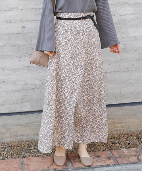 Crisp（クリスプ）の「フラワーフレアスカート（スカート・レディース・オレンジ/ブルー・FREE）」の2枚目の写真