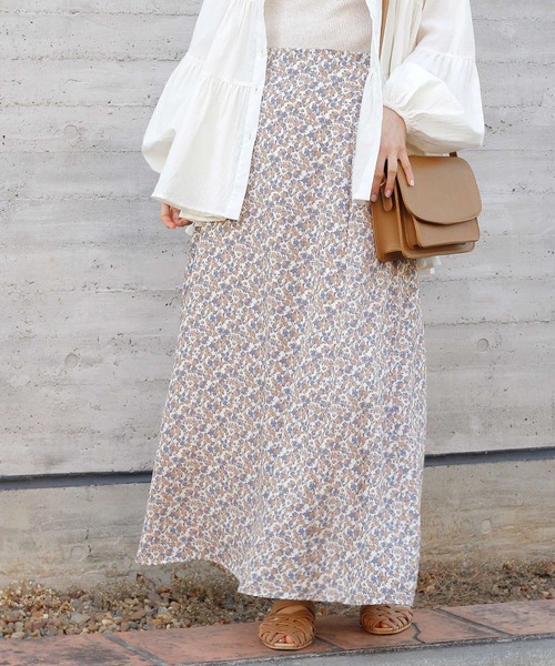 Crisp（クリスプ）の「フラワーフレアスカート（スカート・レディース・オレンジ/ブルー・FREE）」の3枚目の写真