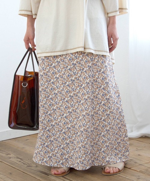 Crisp（クリスプ）の「フラワーフレアスカート（スカート・レディース・オレンジ/ブルー・FREE）」の4枚目の写真