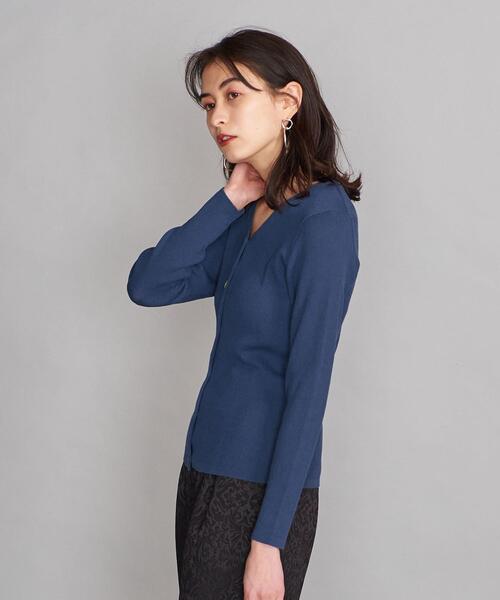 BEAUTY&YOUTH UNITED ARROWS（ビューティーアンドユースユナイテッドアローズ）の「BY リブコンパクトVネックカーディガン -ウォッシャブル-（カーディガン/ボレロ・レディース・ベージュ/ダークグレー/ロイヤルブルー・FREE）」の3枚目の写真