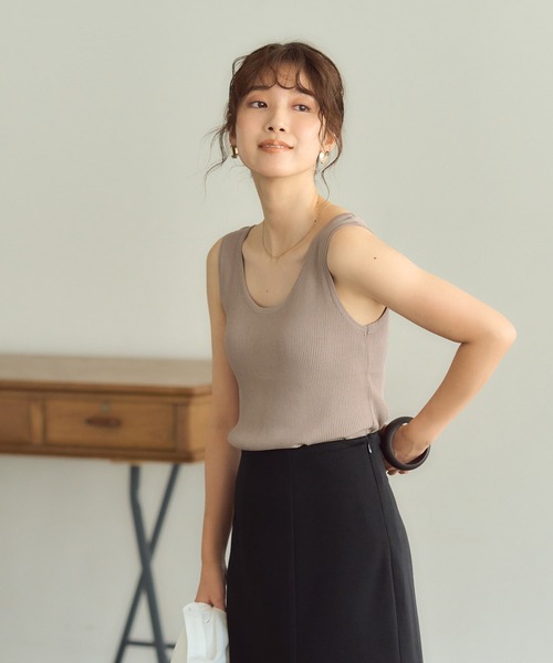 titivate（ティティベイト）の「ドライタッチラウンドヘムタンクトップ（タンクトップ・レディース・オフホワイト/グレイッシュベージュ/パープル/グリーン系その他/オレンジ/ブラック・S/M/L）」の4枚目の写真