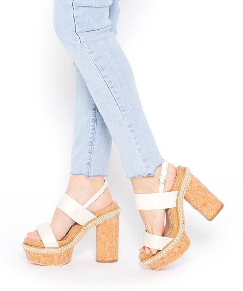 Mafmof（マフモフ）の「Mafmof(マフモフ) ゴールドチェーン付きダブルベルト厚底 サンダル（サンダル・レディース・ブラック系その他/ゴールド/ブラック/ホワイト・S/L/M/LL）」の2枚目の写真