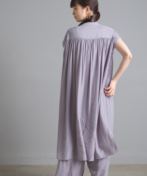 OMNES Another Edition（オムネス アナザーエディション）の「気流染めシルクタッチ バンドカラーギャザーフレンチスリーブシャツワンピース（ワンピース・レディース・アイボリー/ブラック/ラベンダー/イエロー・FREE）」の20枚目の写真