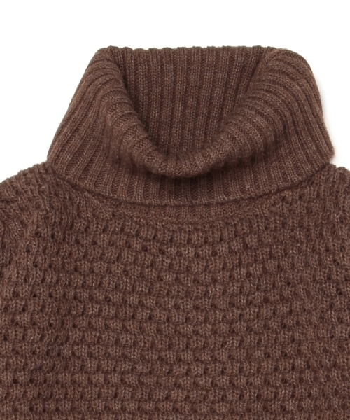 BEAMS LIGHTS Men's（ビームスライツ メンズ）の「◎BEAMS LIGHTS / ワッフルオフタートルネックニット（ニット/セーター・メンズ・オフホワイト/グレー/ブラウン・LARGE/SMALL/MEDIUM）」の9枚目の写真