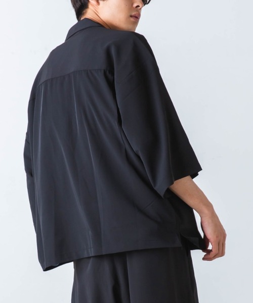 WEGO（ウィゴー）の「WEGO/とろみ5分袖ルーズシャツ（シャツ/ブラウス・メンズ・ライトグレー/ブラック/テラコッタ・MEDIUM/LARGE）」の2枚目の写真