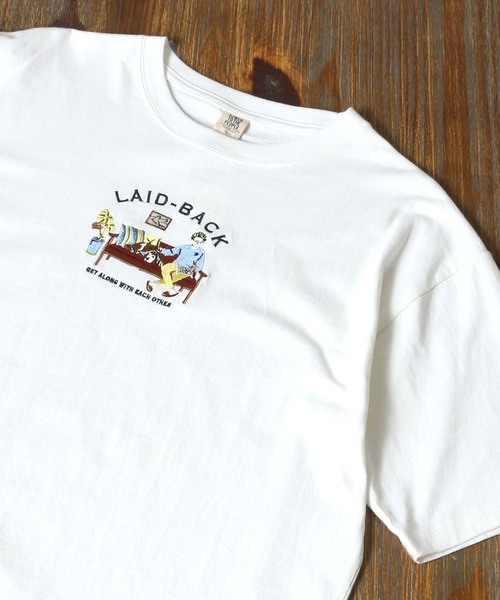 POWER TO THE PEOPLE(パワートゥーザピープル)の「POWER TO THE PEOPLE アート ミニワッペン刺繍Tシャツ(Tシャツ/カットソー・メンズ・ホワイト/ネイビー/ホワイト系その他/ブルー系その他/チャコール/ホワイト系その他2/ホワイト系その他3/ホワイト系その他4/ブルー系その他2/ブルー系その他3・LL/M/L)」の1枚目の写真