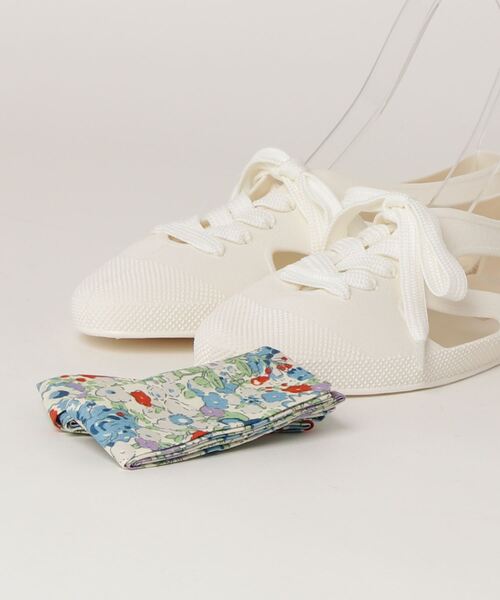 F-TROUPE(エフトゥループ)の「F-TROUPE SOLID BATHING SHOES K106PLASTIC(スニーカー・レディース・ホワイト・40/38/37)」の4枚目の写真