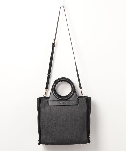 LA BAGAGERIE（ラバガジェリー）の「フリンジデニムバッグ Mサイズ（ハンドバッグ・レディース・ブラック/ネイビー/ブルー・FREE）」の2枚目の写真