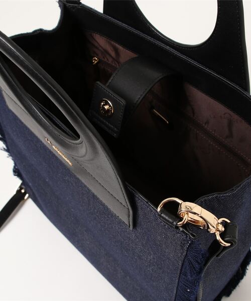 LA BAGAGERIE（ラバガジェリー）の「フリンジデニムバッグ Mサイズ（ハンドバッグ・レディース・ブラック/ネイビー/ブルー・FREE）」の4枚目の写真