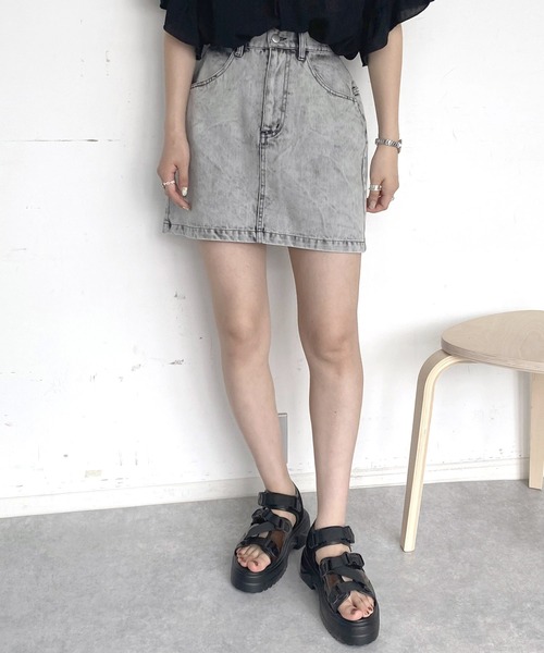AS KNOW AS PINKY（アズノゥアズピンキー）の「着まわしデイリーミニスカート（デニムスカート・レディース・ブラック系/ブルー/オフホワイト/ケミカルウォッシュ・FREE）」の3枚目の写真