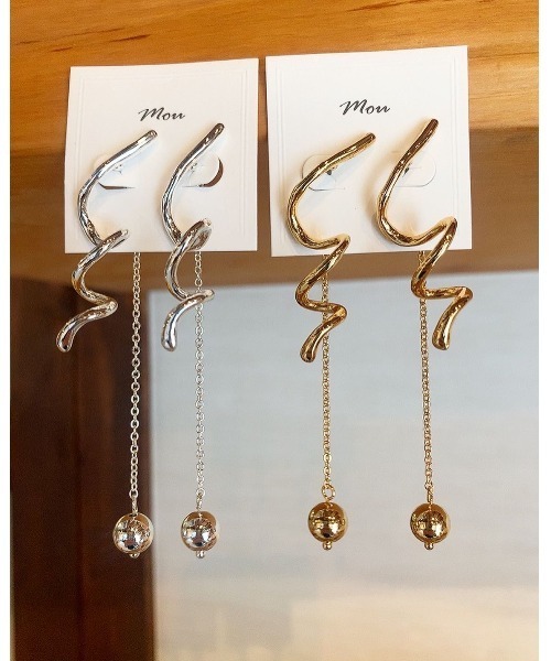 mou（モウ）の「トルネードスィングボールピアス（ピアス（両耳用）・レディース・シルバー/ゴールド・FREE）」の2枚目の写真