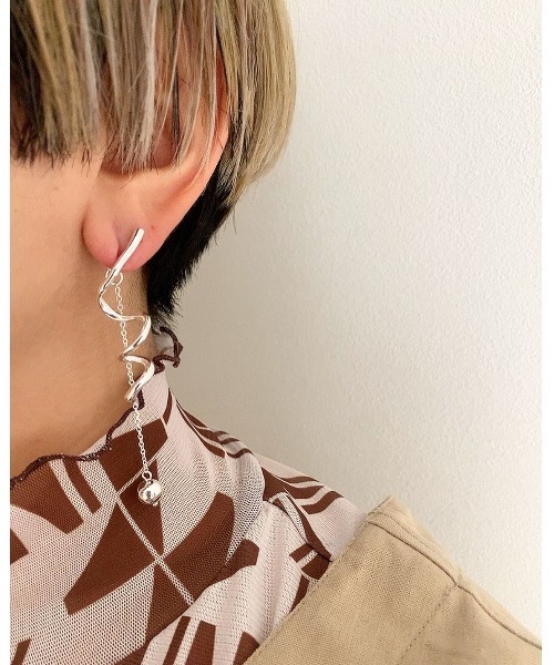 mou（モウ）の「トルネードスィングボールピアス（ピアス（両耳用）・レディース・シルバー/ゴールド・FREE）」の12枚目の写真