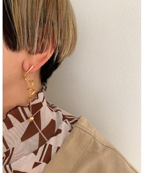 mou（モウ）の「トルネードスィングボールピアス（ピアス（両耳用）・レディース・シルバー/ゴールド・FREE）」の4枚目の写真