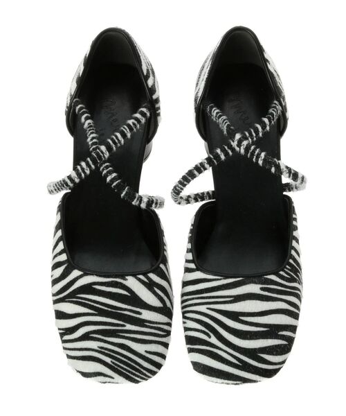 merry jenny(メリージェニー)の「アニマルチャンキーヒールshoes(パンプス・レディース・ブラック/アイボリー・MEDIUM/LARGE)」の5枚目の写真