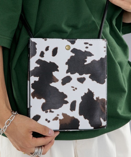 kutir（クティール）の「フェイクレザーショルダーバッグ（ショルダーバッグ・メンズ・アニマル/ブラック・FREE）」の11枚目の写真