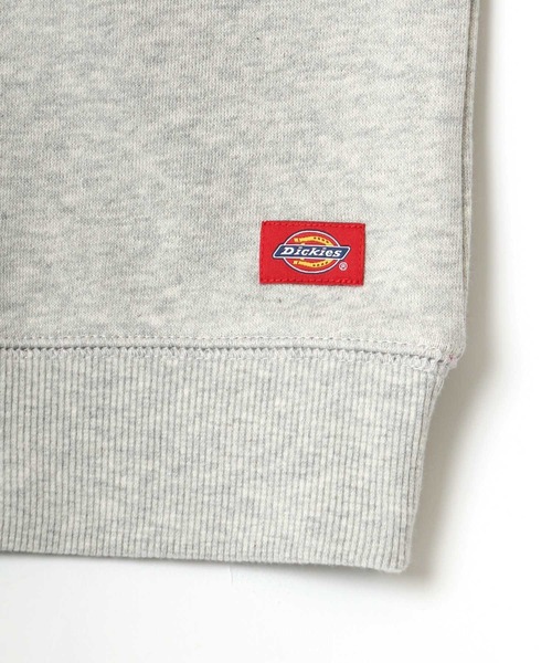 Dickies（ディッキーズ）の「Dickies/ディッキーズ 別注 オーバーサイズ カレッジロゴ スウェット レディース メンズ トレーナー（スウェット・メンズ・チャコールグレー/ベージュ/サックスブルー/オートミール/ホワイト系その他/グレイッシュベージュ/ダークグリーン/ホワイト系その他2/グレー系その他2/グリーン系その他/グレー系その他・M/L/XL）」の16枚目の写真