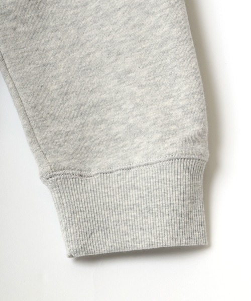 Dickies（ディッキーズ）の「Dickies/ディッキーズ 別注 オーバーサイズ カレッジロゴ スウェット レディース メンズ トレーナー（スウェット・メンズ・チャコールグレー/ベージュ/サックスブルー/オートミール/ホワイト系その他/グレイッシュベージュ/ダークグリーン/ホワイト系その他2/グレー系その他2/グリーン系その他/グレー系その他・M/L/XL）」の18枚目の写真