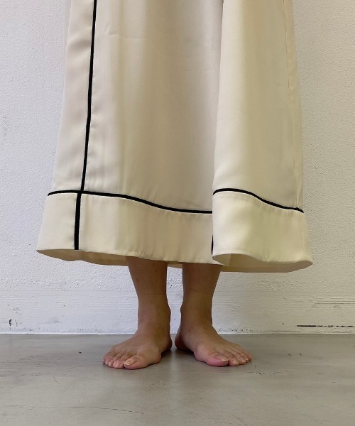 VANNIE U(ヴァニーユー)の「バイカラーパイピングワンピース(ワンピース・レディース・オリーブ/ブルー/アイボリー・FREE)」の5枚目の写真