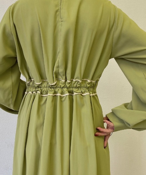 VANNIE U(ヴァニーユー)の「バイカラーパイピングワンピース(ワンピース・レディース・オリーブ/ブルー/アイボリー・FREE)」の15枚目の写真