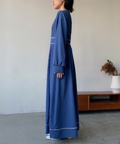 VANNIE U(ヴァニーユー)の「バイカラーパイピングワンピース(ワンピース・レディース・オリーブ/ブルー/アイボリー・FREE)」の22枚目の写真