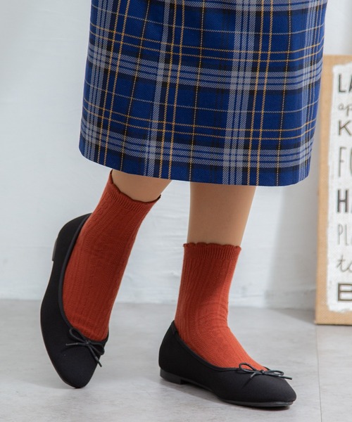 Honeys(ハニーズ)の「ケーブルスカラップクルーソックス(ソックス/靴下・レディース・ホワイト/モカ/ベージュ/ブラック/ピンク/ライトカーキ/オレンジ/サックスブルー/ライトグレー・FREE)」の20枚目の写真