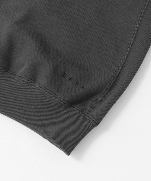 EKAL(エカル)の「EKAL コハニングスウェットプルオーバー(スウェット・メンズ・ベージュ/カーキ/チャコール・SMALL/MEDIUM/LARGE)」の13枚目の写真