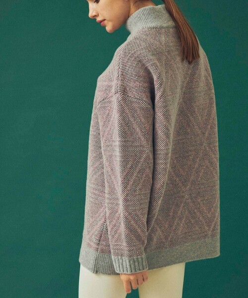 CITY TOKYO(シティトウキョウ)の「2WAYリバーシブルトライアングルモックネックニットチュニック(ニット/セーター・レディース・ブラック/グレー・FREE)」の5枚目の写真