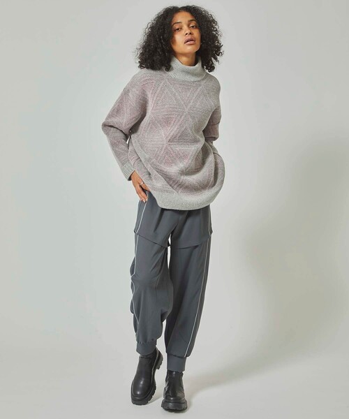 CITY TOKYO(シティトウキョウ)の「2WAYリバーシブルトライアングルモックネックニットチュニック(ニット/セーター・レディース・ブラック/グレー・FREE)」の7枚目の写真