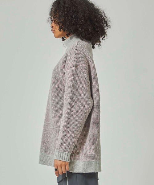 CITY TOKYO(シティトウキョウ)の「2WAYリバーシブルトライアングルモックネックニットチュニック(ニット/セーター・レディース・ブラック/グレー・FREE)」の10枚目の写真