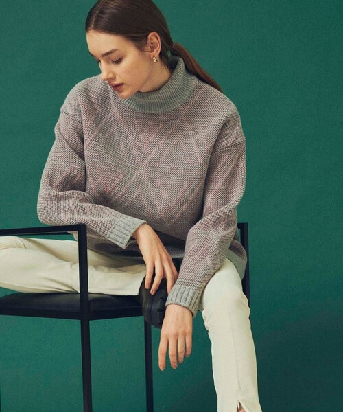 CITY TOKYO(シティトウキョウ)の「2WAYリバーシブルトライアングルモックネックニットチュニック(ニット/セーター・レディース・ブラック/グレー・FREE)」の3枚目の写真