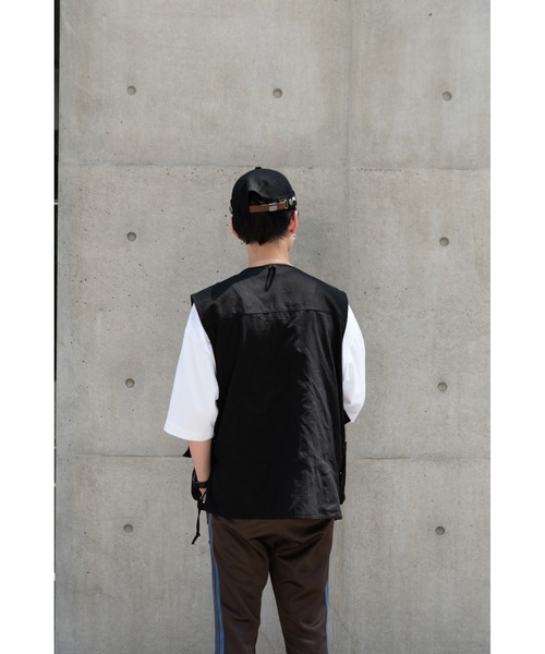 DEVICE（デバイス）の「【WEARISTA じーたー×DEVICE コラボ】DEVICE ＋ ハンティングベスト（ベスト・メンズ・ブラック/カーキ・FREE）」の5枚目の写真