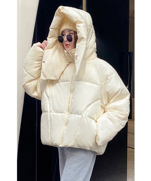 Jewelobe(ジュエローブ)の「スタンドフーディーショートダウンライクジャケット(ダウンジャケット/コート・レディース・グリーン/アイボリー/ブラック・FREE)」の10枚目の写真