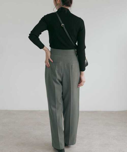 URBAN RESEARCH ROSSO（アーバンリサーチロッソ）の「ハイウエストタックトラウザー（その他パンツ・レディース・グリーン系その他/ブラウン系その他/ピンク系その他・38/36）」の12枚目の写真