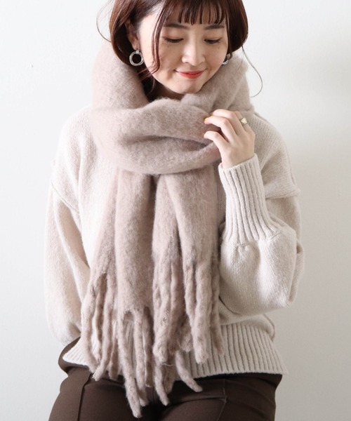 Cheek（チーク）の「大判フリンジマフラー（マフラー・レディース・ベージュ/ブルー/アイボリー/コーラルピンク・MEDIUM）」の3枚目の写真