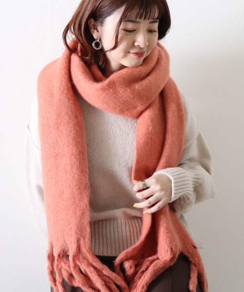 Cheek（チーク）の「大判フリンジマフラー（マフラー・レディース・ベージュ/ブルー/アイボリー/コーラルピンク・MEDIUM）」の4枚目の写真