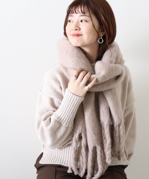 Cheek（チーク）の「大判フリンジマフラー（マフラー・レディース・ベージュ/ブルー/アイボリー/コーラルピンク・MEDIUM）」の5枚目の写真