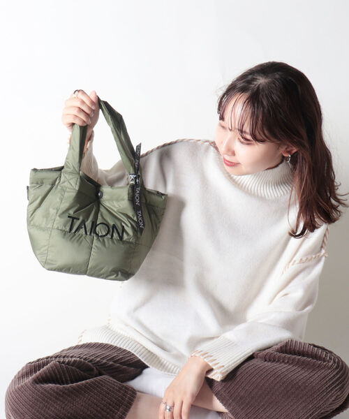 FREDY&GLOSTER(フレディアンドグロスター)の「【TAION/タイオン】LUNCH DOWN TOTE BAG-S(トートバッグ・レディース・オリーブ/ブラック/ライトパープル・FREE)」の6枚目の写真