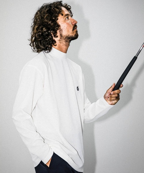 URBAN RESEARCH Sonny Label(アーバンリサーチサニーレーベル)の「OOPS MVSミラノリブモックネック(Tシャツ/カットソー・メンズ・オフホワイト/マスタード/ブルー系その他・MEDIUM/LARGE)」の2枚目の写真