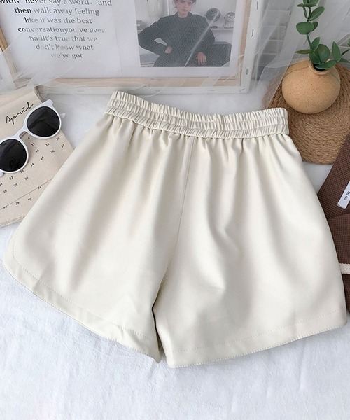 me+em select（ミームセレクト）の「【 3SIZE 】ポイントベルトフェイクレザーショートパンツ（その他パンツ・レディース・ブラック/ブラウン/アイボリー・SMALL/MEDIUM/LARGE）」の9枚目の写真