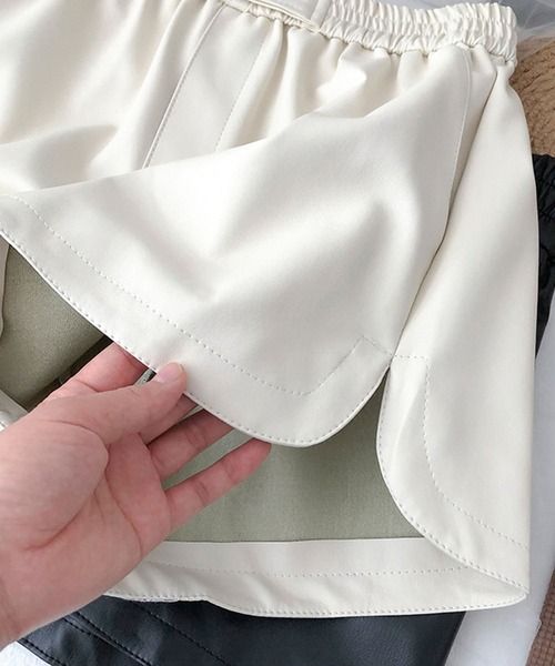 me+em select（ミームセレクト）の「【 3SIZE 】ポイントベルトフェイクレザーショートパンツ（その他パンツ・レディース・ブラック/ブラウン/アイボリー・SMALL/MEDIUM/LARGE）」の18枚目の写真