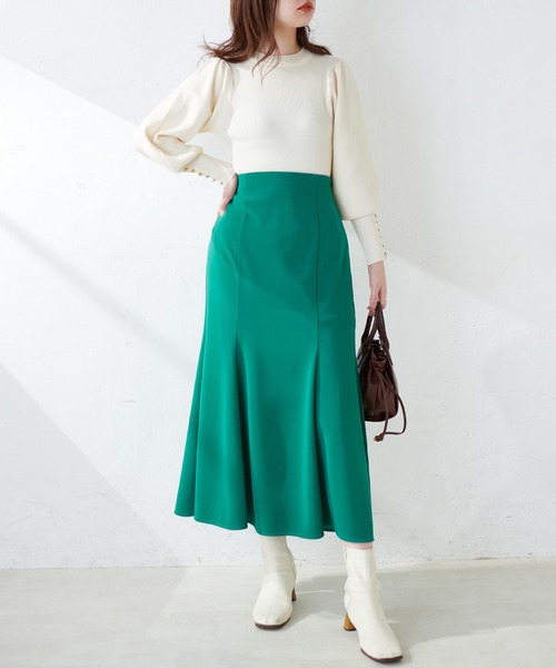 natural couture（ナチュラルクチュール）の「ボリューム袖金釦リブニット（ニット/セーター・レディース・オフホワイト/ブラック/イエロー/ピンクベージュ・FREE）」の8枚目の写真