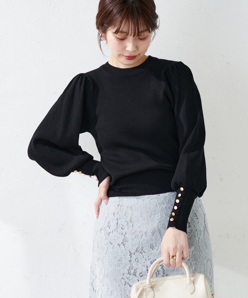 natural couture（ナチュラルクチュール）の「ボリューム袖金釦リブニット（ニット/セーター・レディース・オフホワイト/ブラック/イエロー/ピンクベージュ・FREE）」の12枚目の写真