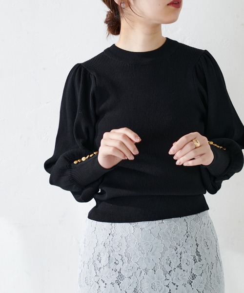 natural couture（ナチュラルクチュール）の「ボリューム袖金釦リブニット（ニット/セーター・レディース・オフホワイト/ブラック/イエロー/ピンクベージュ・FREE）」の10枚目の写真