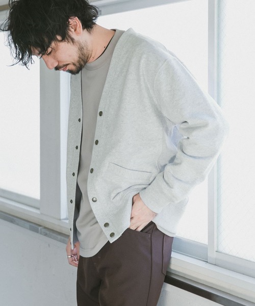 URBAN RESEARCH DOORS（アーバンリサーチドアーズ）の「裏毛Vネックカーディガン（カーディガン/ボレロ・メンズ・ネイビー/グレー/グリーン・40/38）」の12枚目の写真